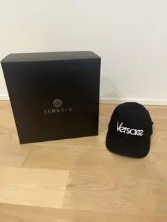 Versace 黒 ベースボールキャップ 箱付き ヴェルサーチキャップ最終値下げのサムネイル