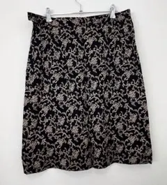 人気のビンテージ風アイテム⭐︎膝丈ペイズリー柄フレアスカート【中古】C31