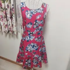 美品【ダイアンフォンファステンバーグ】花柄可愛いワンピース