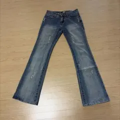 ブーツカットデニム・ダメージ加工・ダークブルー