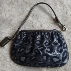 COACH　リストレット　シルバー豹柄