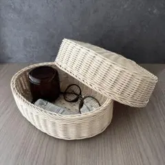 蓋にもなるラタンの楕円形バスケット2個セット