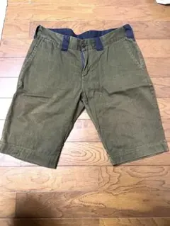 オリーブ色 ショートパンツ メンズ　Colombia