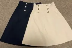 早いもの勝ち‼️ネイビー 、ベージュボタン付き　スカート2本セット❣️