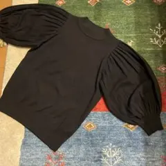 Te chi chiの黒袖ボリュームニット