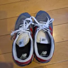 New Balance スニーカー グレー/レッド