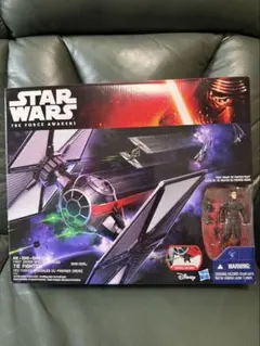 Star Wars TIE Fighter & Kylo Ren