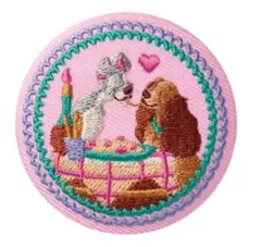 ディズニー　刺繍缶バッジ　わんわん物語