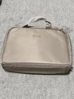 3/30限定‼︎ 3coins and us 大容量スリムポーチ メイクポーチ