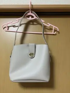 ライトグレー 合成皮革 ハンドバッグ　grove