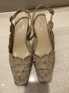 RANDA フラワーカッッティングパンプス　ベージュ　結婚式