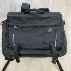 adidas 黒 リュック 前面ポケット付き
