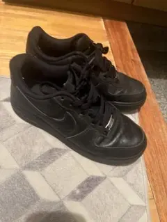 げ*ー様 Nike Air Force 1 ブラックスニーカー