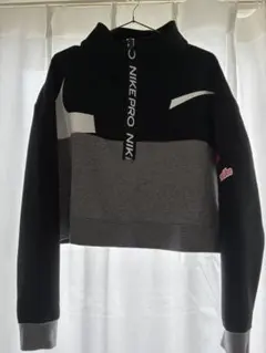 Nike Pro クロップドハーフジップ ブラック/グレー着丈46cm