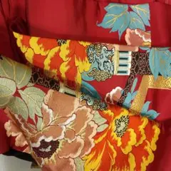 美しい赤と花柄の帯　着物、帯まとめ買いで、500円引きします！