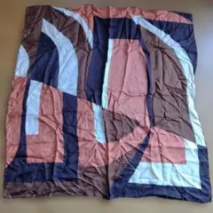 大判幾何学模様シルクスカーフ