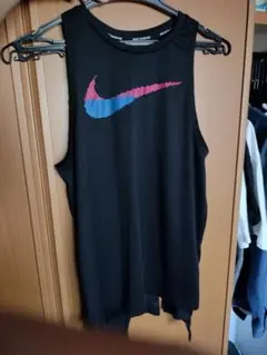 Nike レディース　タンクトップ トップス 黒