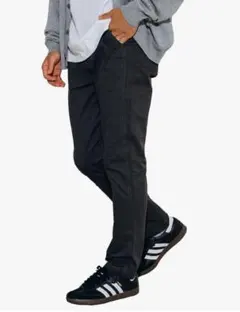 BEAMS ストレッチテーパードチノ チャコール