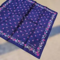 新品　pierre balmain 花柄ネイビーハンカチ