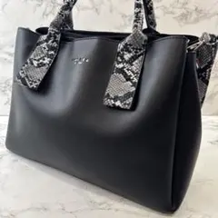 ほぼ未使用Classic & Bag Original PUレザーハンドバッグ黒