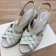 pitti ホワイトレザーウェッジソールパンプス