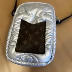 Item thumbnail for item 61237672-98bd-4f2f-981b-e0bb70b3a09a