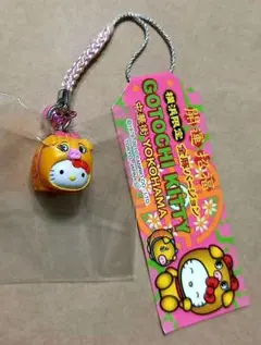 ご当地キティちゃん 横浜限定 金豚バージョン 根付ストラップ - メルカリ