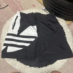 adidas アディダス　ナイロンハーフパンツ