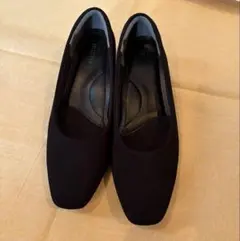 黒 ストレッチ素材 スクエアトゥパンプス