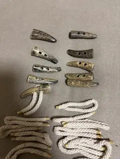 本水牛トグルボタン 2穴 10個 白紐付き