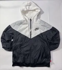 nikeアウター ナイロンジャケット
