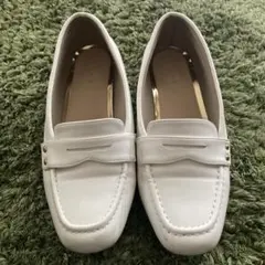 ホワイトレザー ローファー