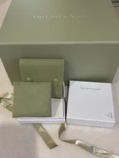 ヴァンクリーフ　ポーチアクセサリーケース箱