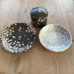 桜模様の陶器皿と容器　宇野千代