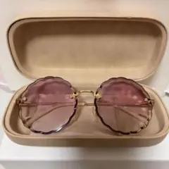 美品 Chloe Rosie フラワーシェイプ サングラス CE142Sのサムネイル