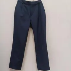 テーパードパンツ