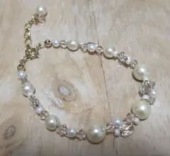 パールとクリスタルのブレスレット フォーマル パーティーシーン