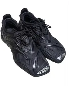 BALENCIAGA TYREX42のサムネイル