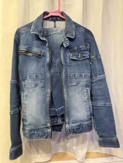 Item thumbnail for item ceeca062-ff18-4f6f-a97c-14fe79b86abd