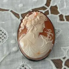 カメオデザイン コーラルブローチ