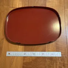 赤い漆器 楕円形トレー 約30cm x 20cm