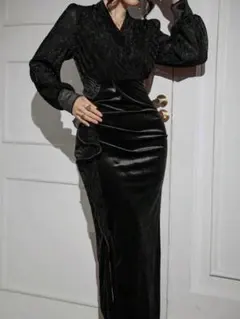 上品なVネックプリーツ　パッチワーク ミディアムドレス レディース用　マキシ丈