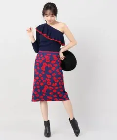 美品　BAUMUND ネイビー　花柄　スカート　ウエストゴム　ジャガードフラワーのサムネイル