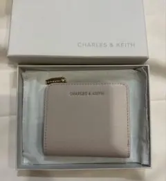 CHARLES & KEITH 二つ折り財布　未使用