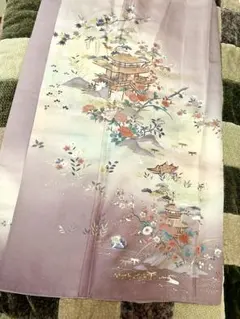 薄紫色　風景花模様　色留袖
