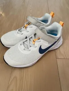 NIKE シューズ　20.5センチ　新品