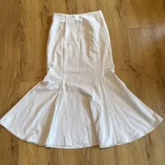 GU アイボリー マーメイドスカートMサイズ