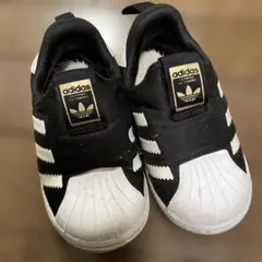 adidas スリッポン スニーカー 黒白