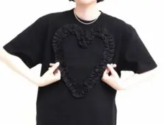 i am i in fact 　ブラックTシャツ ハートのサムネイル