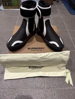 BURBERRY ブラック/ホワイト ブーツ 収納袋付き